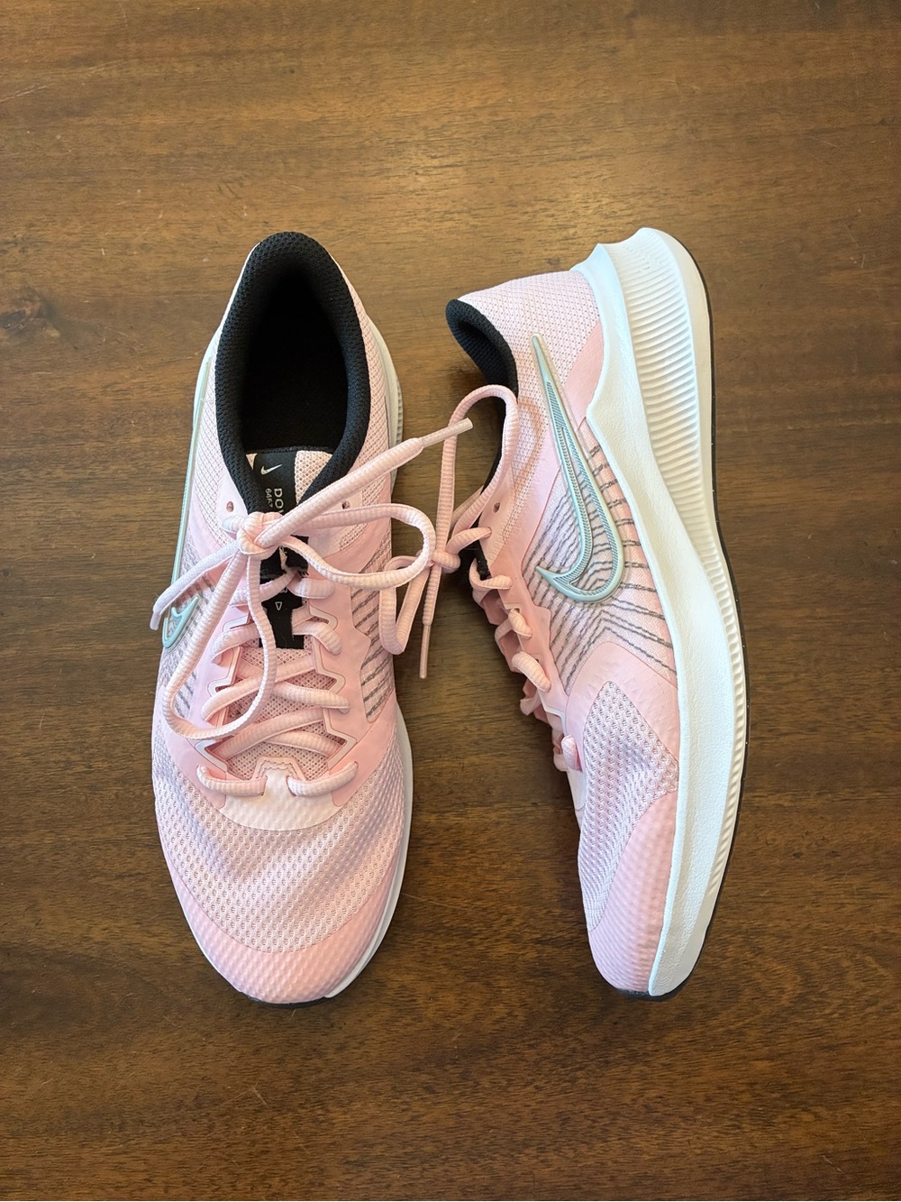 Nike Downshifter 11 Pink Foam/Silver Sneakers Girl's 6Y Women’s 7.5 Shoes New